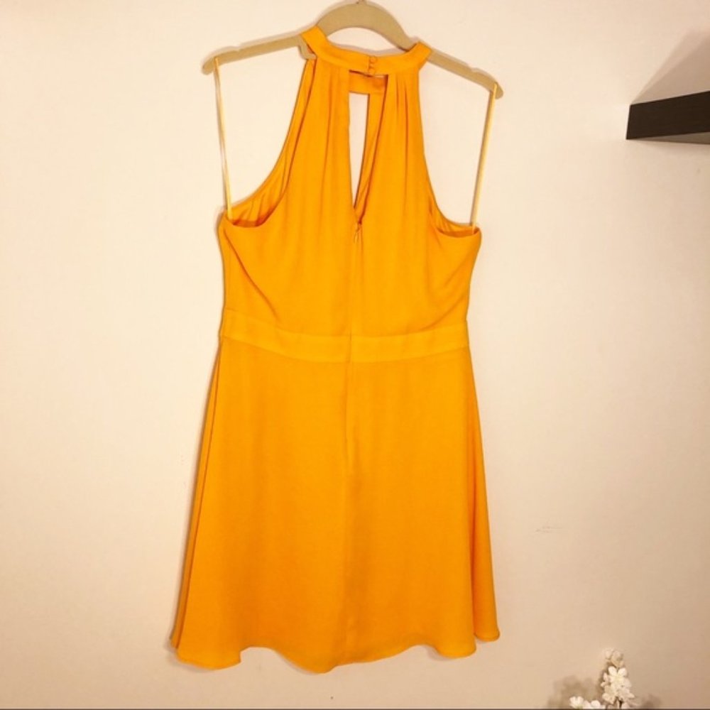 Express Yellow High-neck Flowing Fit & Flare Dress - Picture 4 of 7
